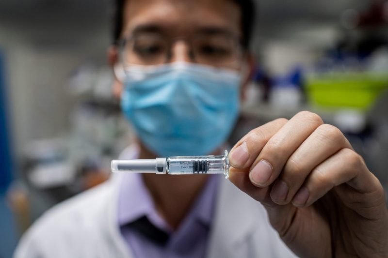 Equipe do Butantan organiza viagem à China por vacina contra Covid