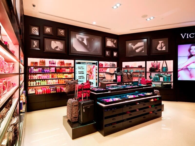 Victoria's Secret tem queda de 37% no lucro e fecha 251 lojas nos EUA e  Canadá, Economia