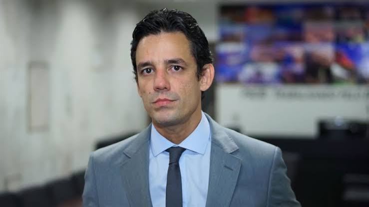 Daniel Coelho retira candidatura e apoia Patrícia Domingos