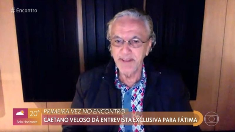 "Estou com medo de errar", diz Caetano Veloso sobre primeira live