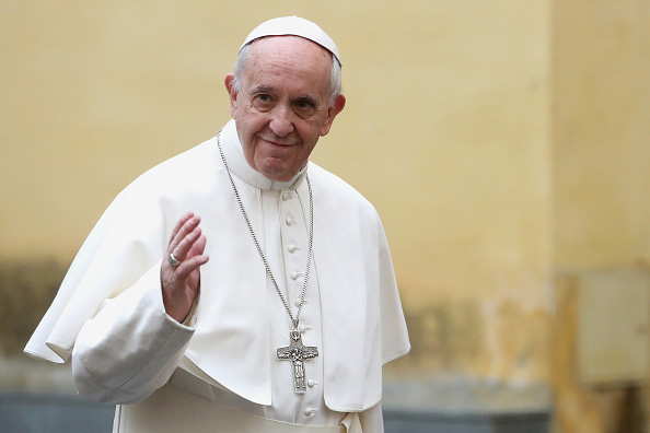 Papa reza e pede que comunidade internacional ajude o Líbano