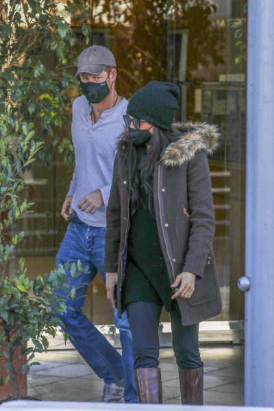 Harry e Meghan são vistos com looks casuais em Beverly Hills