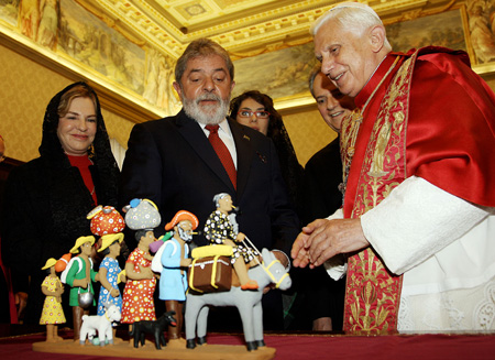 Peça do Mestre Manuel Eudócio foi presentada ao Papa Bento XVI.
