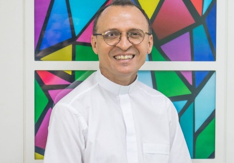 Padre Cosmo volta ao Recife após longa temporada na Itália