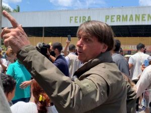 Bolsonaro manda homem comprar arroz na Venezuela após queixa