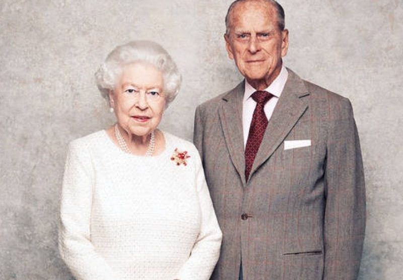 Rainha Elizabeth e Philip serão uns dos primeiros a receber vacina