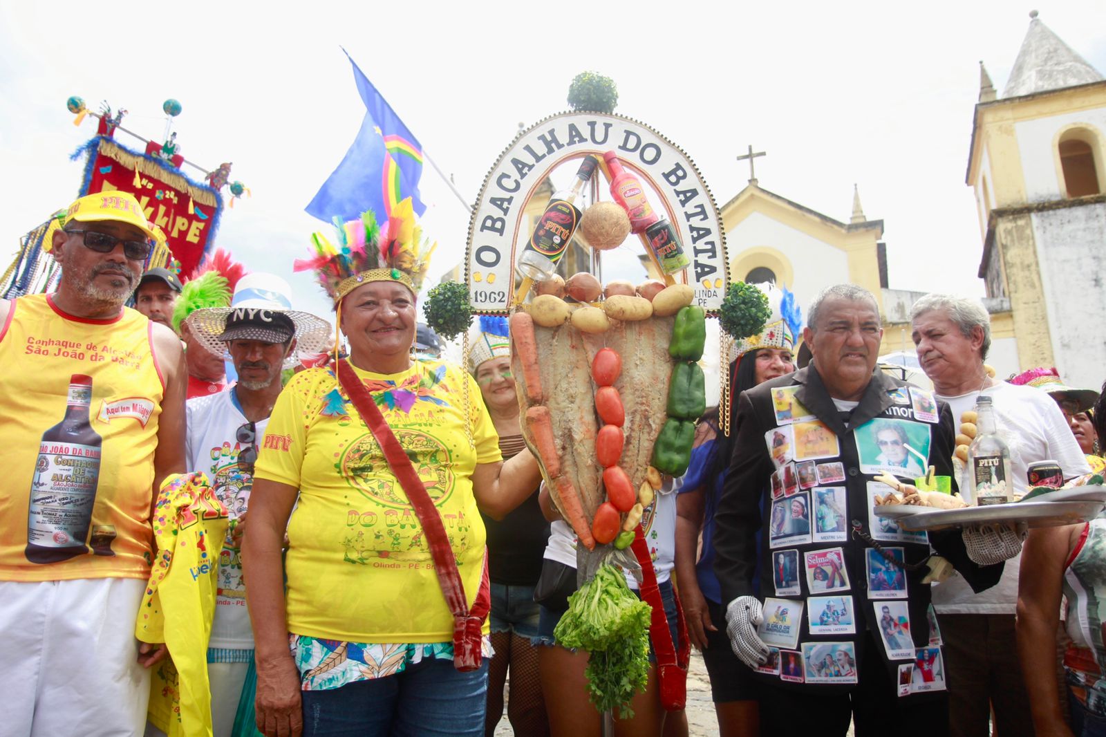 “Bacalhau do Batata” anima os foliões nas ladeiras de Olinda “Bacalhau do Batata”