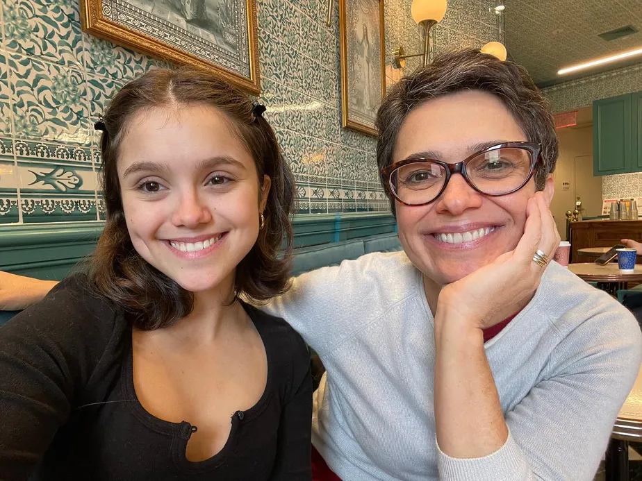 Filha de Sandra Annenberg é criticada por seu sotaque paulistano Filha de Sandra Annenberg