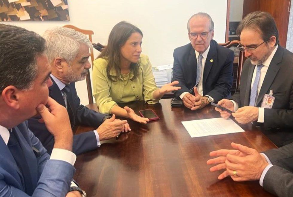 Raquel Lyra defende incentivos fiscais automobilísticos