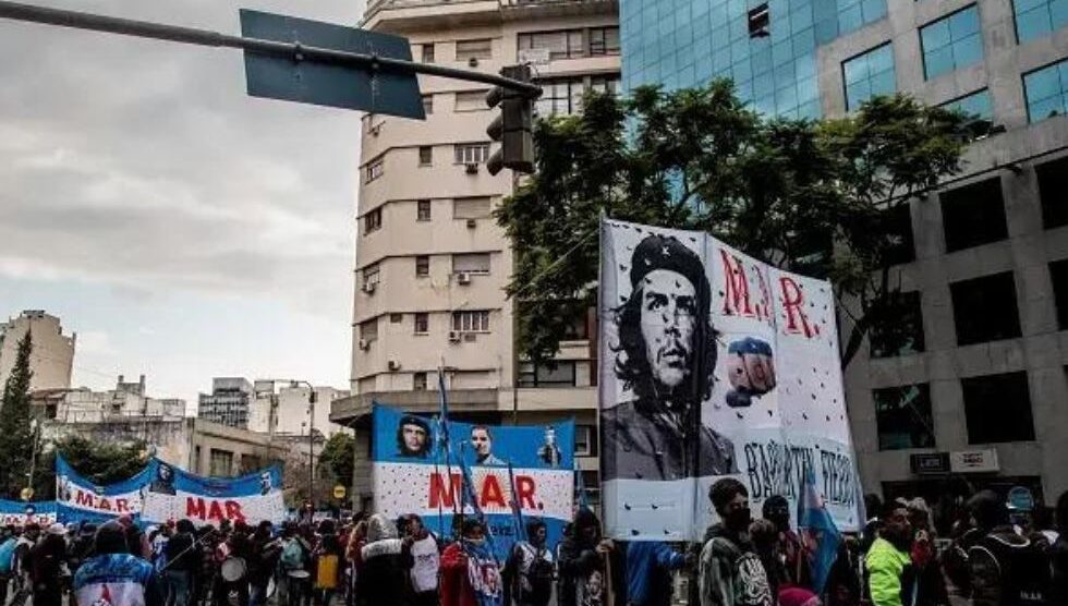 Manifestantes argentinos protestando