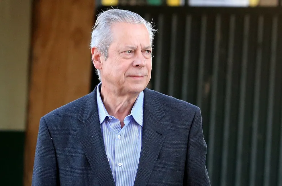 Ex-ministro José Dirceu está internado com pneumonia José Dirceu