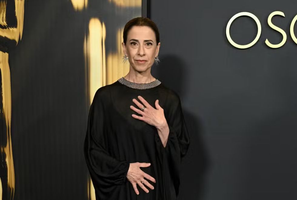 Fernanda Torres celebra 1 milhão de público em “Ainda Estou Aqui” Fernanda