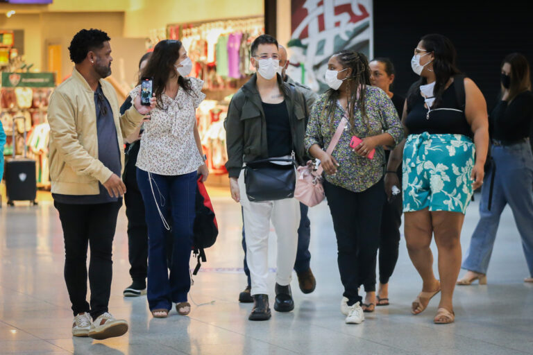 Junior Lima recebe carinho de fãs após revelar doença rara da filha