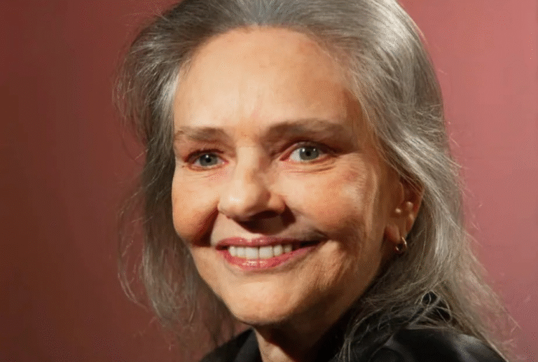 Aos 75 anos, morre a cantora Angela Ro Ro, após meses internada