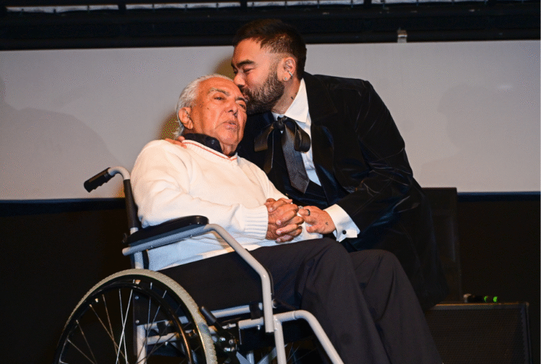 Maurício de Sousa é ovacionado em pré-estreia de filme que retrata sua vida Mauricio de Sousa