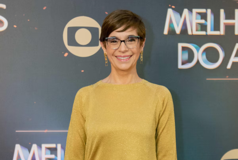 Renata Lo Prete solta a voz em confraternização da Globo e diverte colegas