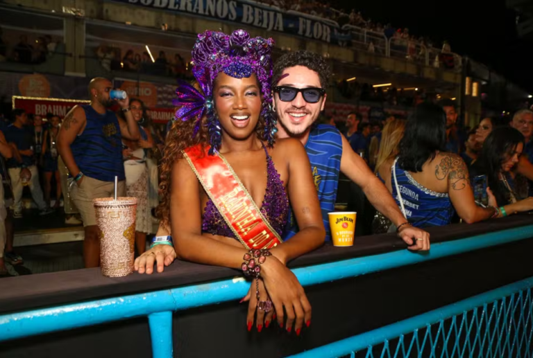 João Vitor Silva revela decisão de manter o namoro com Iza privado