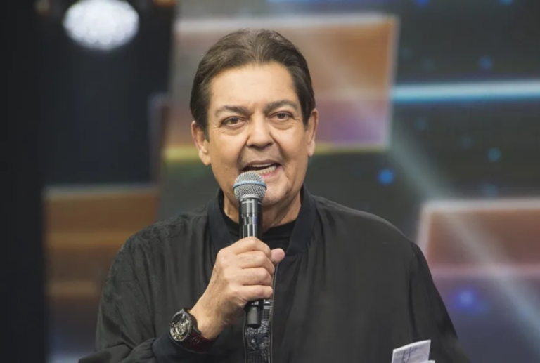 Faustão segue internado em hospital e equipe explica adiamento de alta