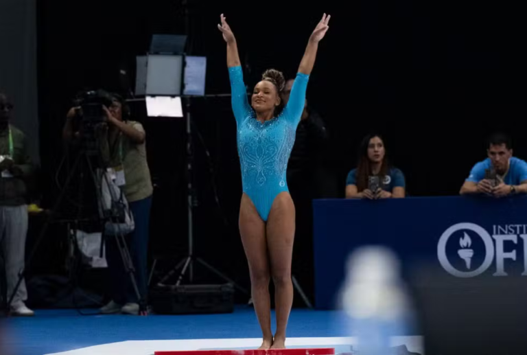 Rebeca Andrade volta em grande estilo e leva ouro no Pan-Americano do Rio Rebeca Andrade