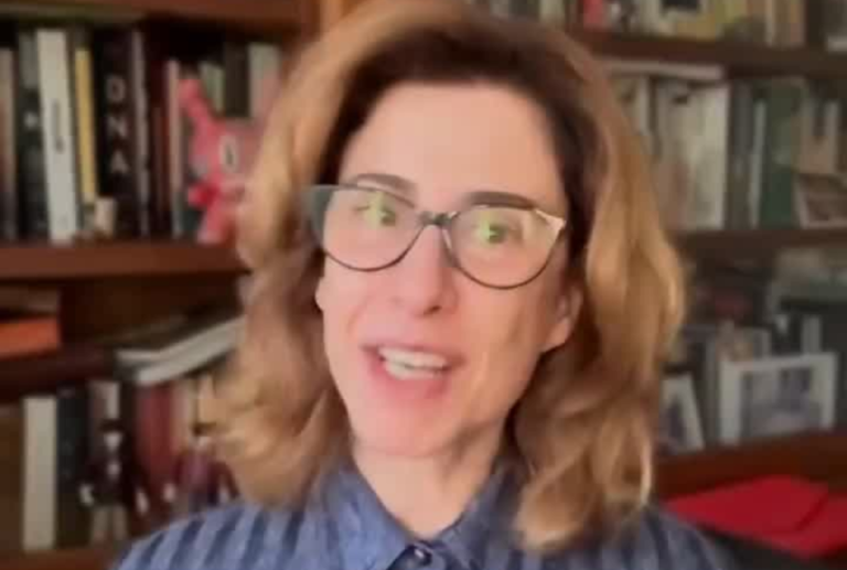 Fernanda Torres volta ao Recife em setembro com a peça ‘A Casa dos Budas Ditosos’
